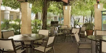 Seating area suitable for co-working at the Hyatt House Pleasanton.