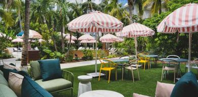 Outdoor patio suitable for co-working at the Hampton By Hilton Grand Cayman.