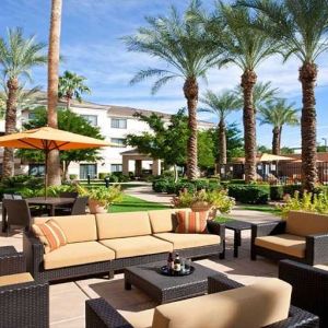 Relaxing outdoor terrrace ideal for coworking at Sonesta Select Phoenix Chandler.