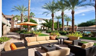 Relaxing outdoor terrrace ideal for coworking at Sonesta Select Phoenix Chandler.