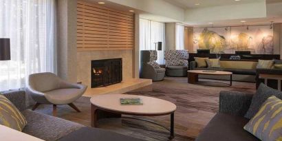 Comfortable lobby and coworking space at Sonesta Select Phoenix Chandler.