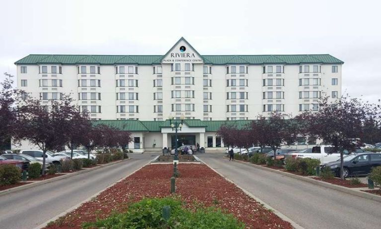 External view of Riviera Plaza And Conference Centre Calgary Airport.