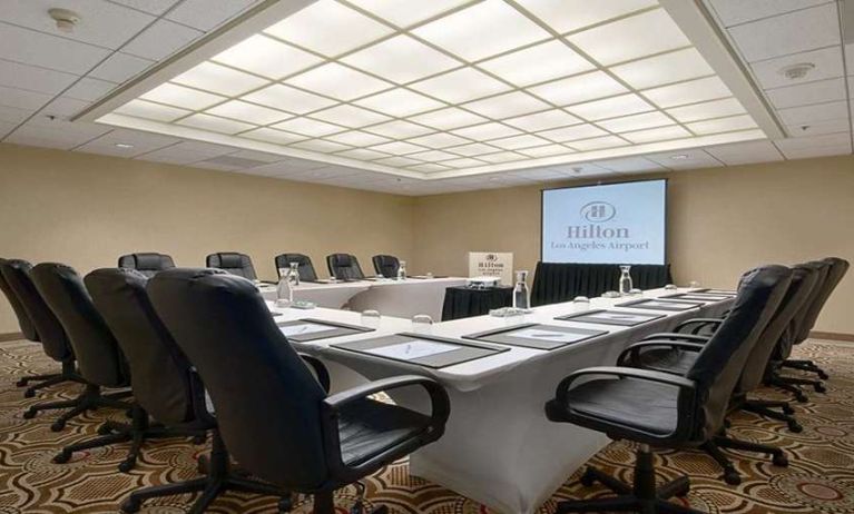 Meeting room at Hilton Los Angeles Airport.