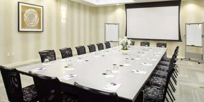 Meeting room with u shape table at Hyatt Place Miami Airport East.