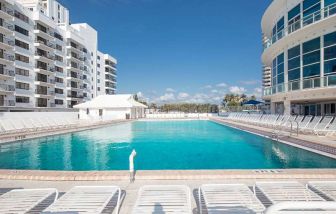 Relaxing outdoor pool at New Point Miami.