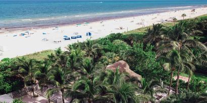 Beach in front of Cadillac Hotel & Beach Club, Autograph Collection.