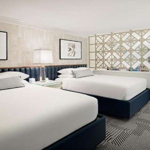 Twin room with workstation at Le Parc.