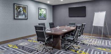 Meeting room at Hampton Inn & Suites Los Angeles/ Hollywood.