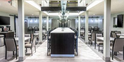 Seating area suitable for co-working at Best Western McCarran Inn.