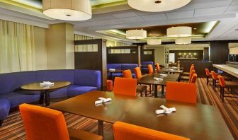 Dining area suitabe for co-working at Four Points By Sheraton Toronto Mississauga.