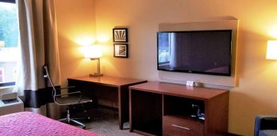 Working station in a hotel room at Days Inn Brooklyn Marine Park.