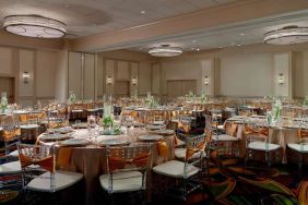 Elegant dining area at Atlanta Marriott Northwest At Galleria.