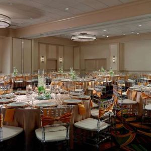 Elegant dining area at Atlanta Marriott Northwest At Galleria.