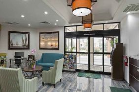 Comfortable lobby area with business center at Quality Inn Pasadena.