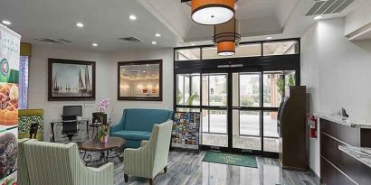 Comfortable lobby area with business center at Quality Inn Pasadena.