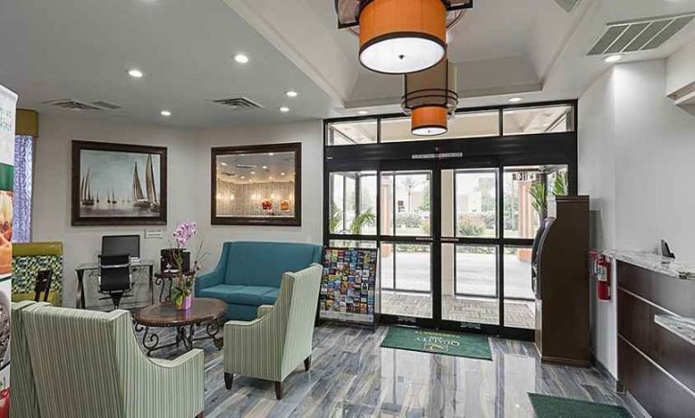 Comfortable lobby area with business center at Quality Inn Pasadena.