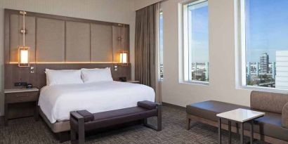 H Hotel Los Angeles, Curio Collection By Hilton