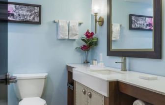 Private guest bathroom at The Kenilworth.