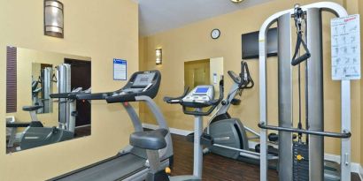 The hotel’s fitness center has an assortment of exercise equipment for guests to use.