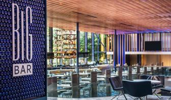 Hyatt Regency Chicago’s Big Bar, with the longest free-standing bar in the continent and both table and bar stool seating.