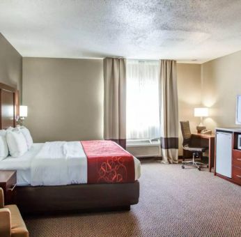 One of Comfort Suites Lombard – Addison’s guest rooms, including workspace desk and chair.