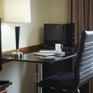 Dayrooms equipped with business desk at Comfort Inn Airport East Ancienne-Lorette.