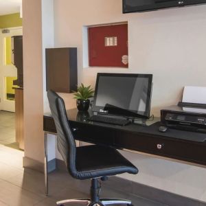 Dedicated business center with PC and internet at Comfort Inn Airport East Ancienne-Lorette.