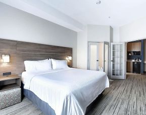 Comfortable delux king with private bathroom at Holiday Inn Express & Suites Airport-Calgary.