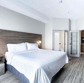 Comfortable delux king with private bathroom at Holiday Inn Express & Suites Airport-Calgary.