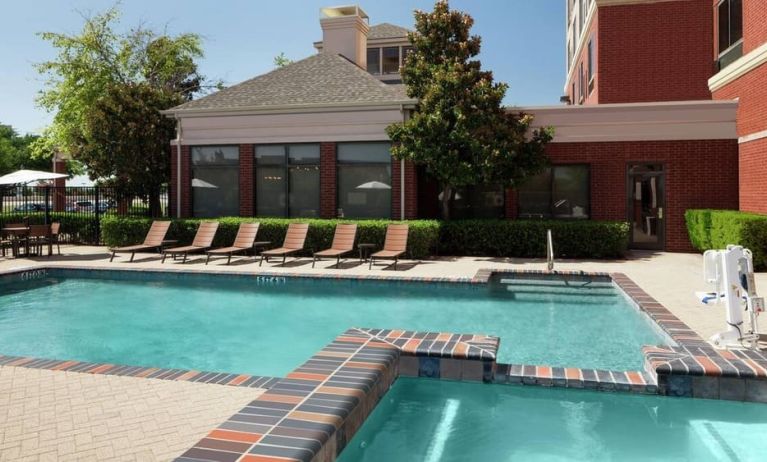 Relaxing outdoor pool at Hilton Garden Inn Dallas/Allen.