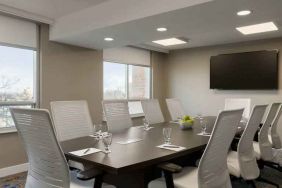 Meeting room suitable for small groups at the Embassy Suites by Hilton Toronto Airport.