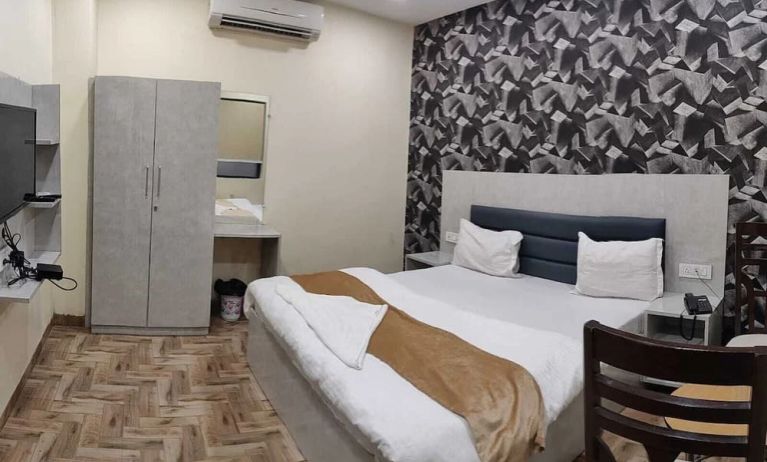 Hotel Mandakini Royale, Kanpur