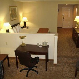 Sturbridge Host Hotel