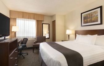 Travelodge Edmonton South, Edmonton