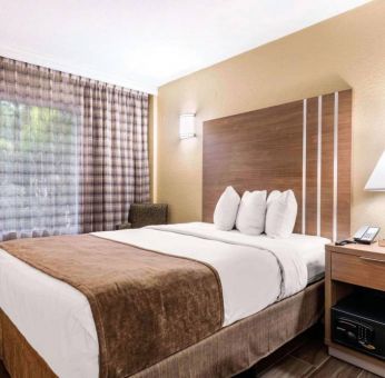 Rodeway Inn & Suites Fort Lauderdale Airport & Cruise Port