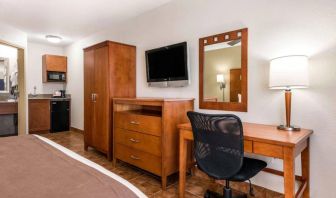 Rodeway Inn & Suites Fort Lauderdale Airport & Cruise Port