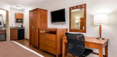 Rodeway Inn & Suites Fort Lauderdale Airport & Cruise Port