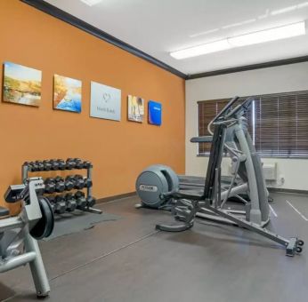 Well equipped fitness center at Comfort Suites Alexandria, LA.