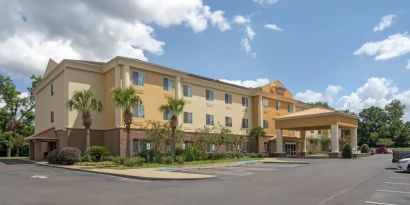 Parking area available at Comfort Suites Alexandria, LA.