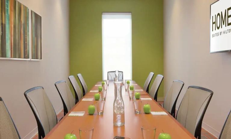 Professional meeting room at Home2 Suites By Hilton Dallas Medical District Lovefield.