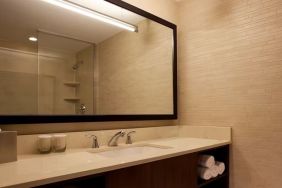 Private guest bathroom at Hilton New York Fashion District.