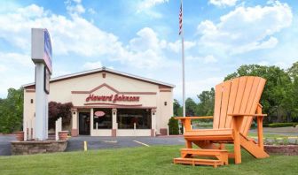 Hotel exterior at Howard Johnson Express Inn - Rocky Hill.