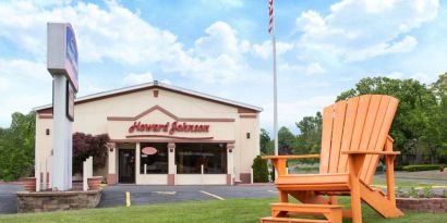 Hotel exterior at Howard Johnson Express Inn - Rocky Hill.