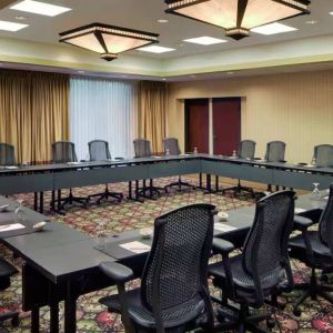 Meeting room at DoubleTree By Hilton Seattle Airport.