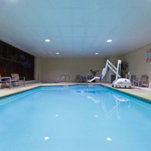 Holiday Inn Express & Suites Hermosa Beach