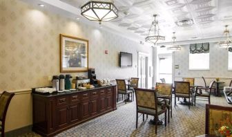 Breakfast area at Liberty Hotel Cleburne, An Ascend Hotel Collection Member.