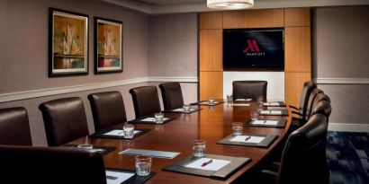 Professional meeting room at Boston Marriott Newton.