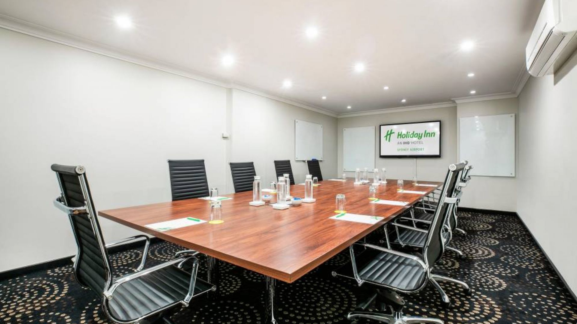 Holiday Inn Sydney Airport - Australia Day Stay Rooms | Hotels By Day