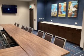 Professional meeting room at Hampton Inn By Hilton Port Hope.