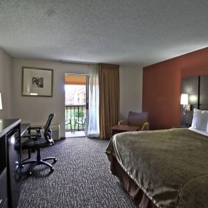 Chicago Club Inn & Suites